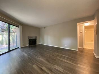 Wood-like vinyl plan flooring